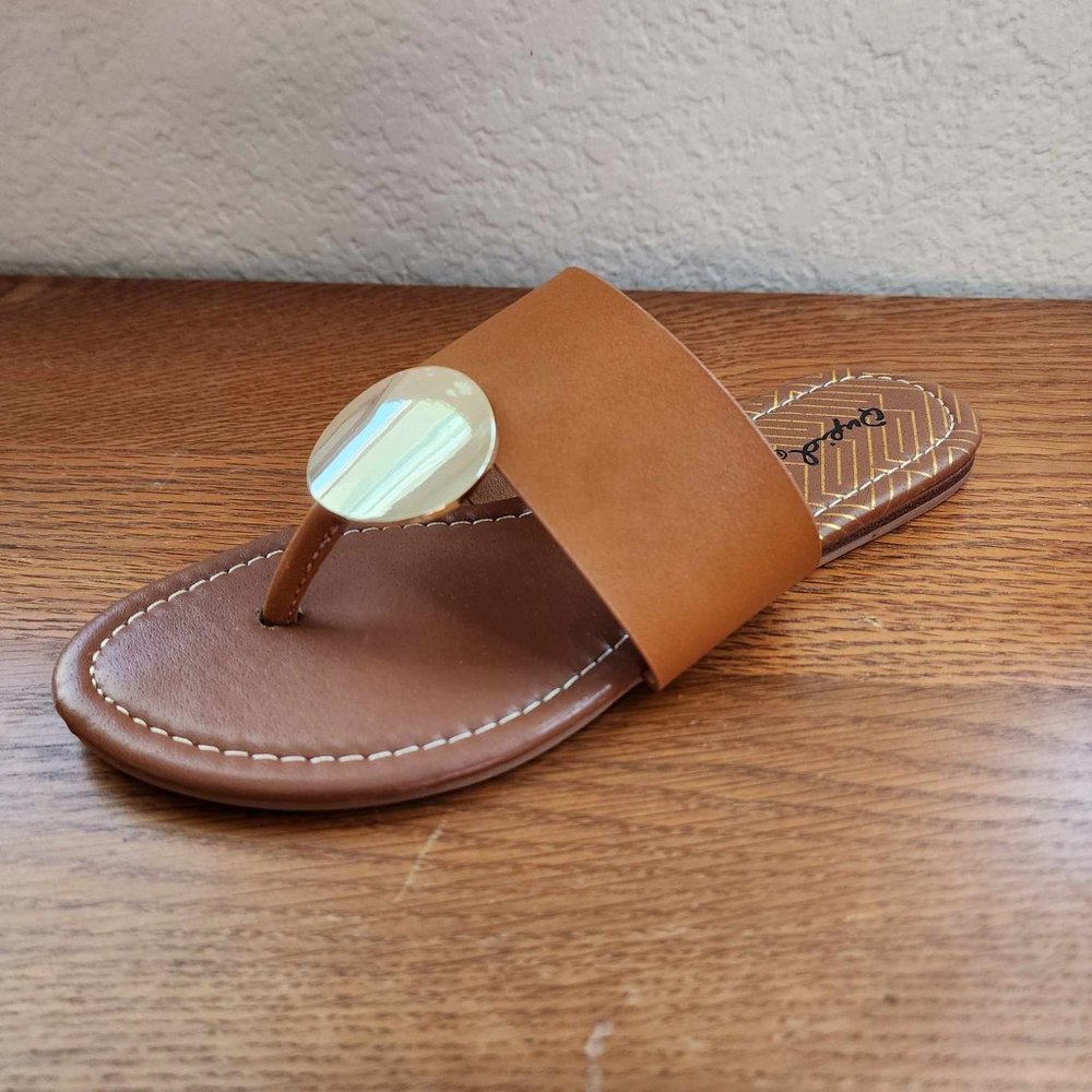 New Qupid Cognac Thong Sandal - Size 5